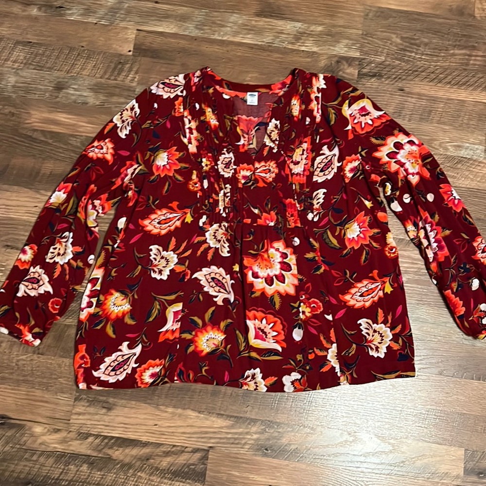 Old Navy Woman’s Large Blouse~Great Condition